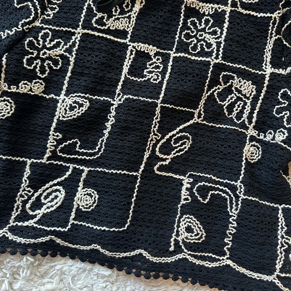 Crotchet blouse - Picture 2 of 7